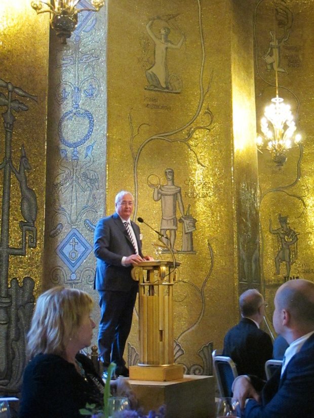 Stockholm's Mayor starting the dinner